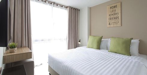 hotel room image