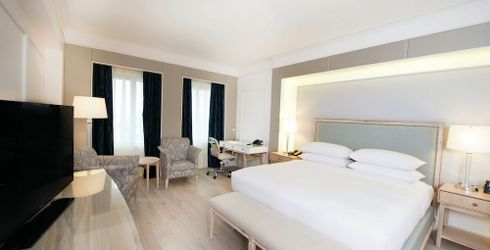 hotel room image