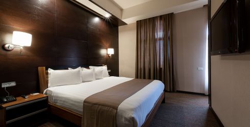 hotel room image