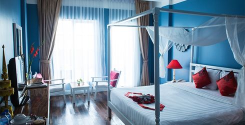 hotel room image
