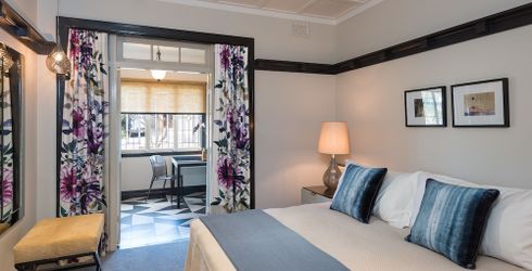 hotel room image