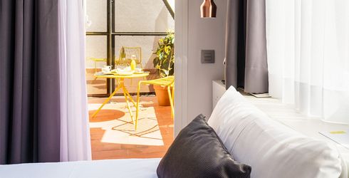 hotel room image