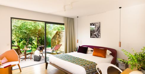 hotel room image