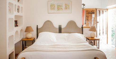 hotel room image