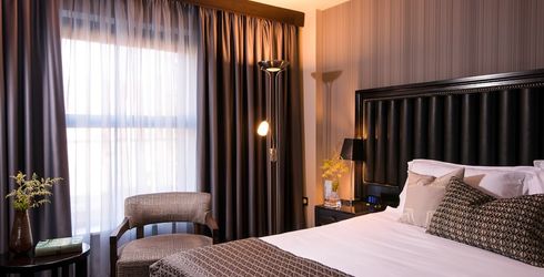 hotel room image