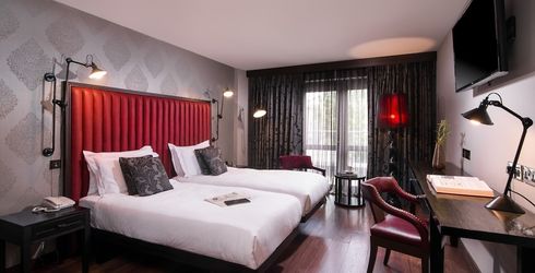 hotel room image