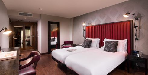 hotel room image