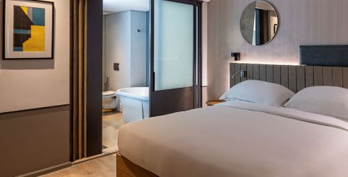 hotel room image