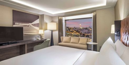 hotel room image