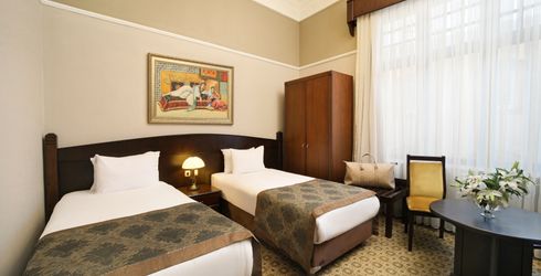hotel room image