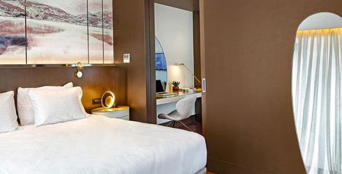 hotel room image