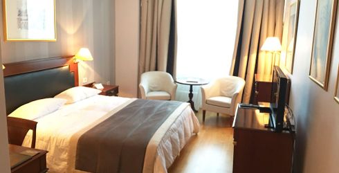 hotel room image