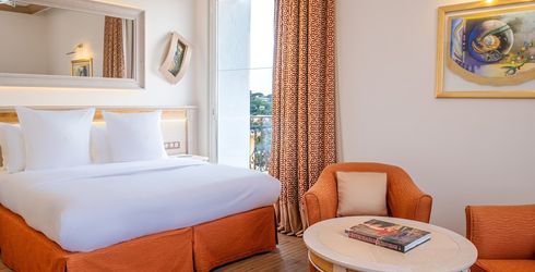 hotel room image