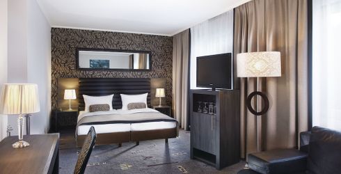 hotel room image