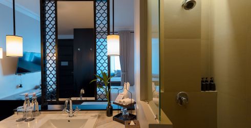 hotel room image