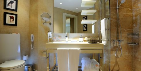 hotel room image