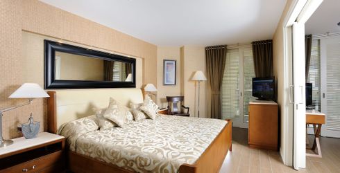 hotel room image