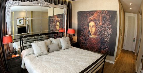 hotel room image
