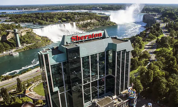 Sheraton Fallsview Hotel hotel in Ниагара-Фолс