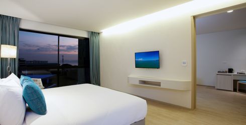 hotel room image