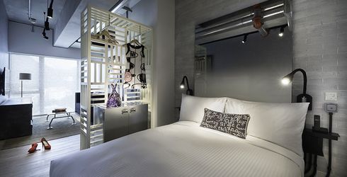 hotel room image