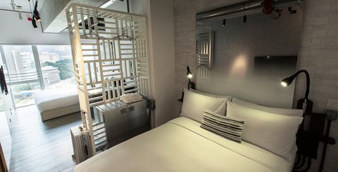 hotel room image