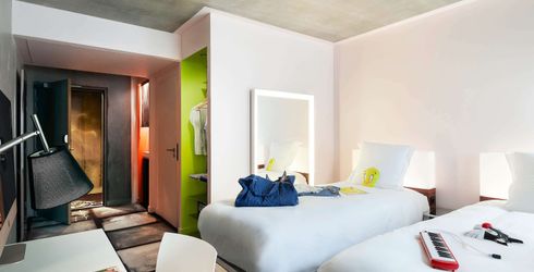 hotel room image