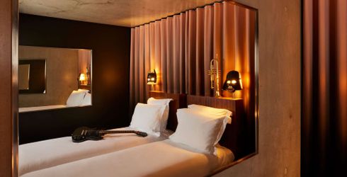 hotel room image