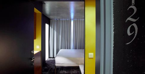 hotel room image