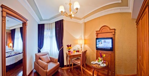 hotel room image