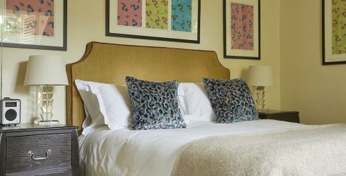hotel room image