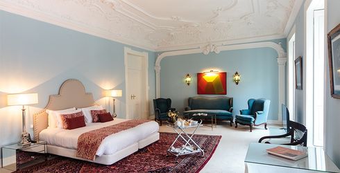 hotel room image