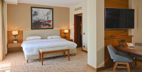 hotel room image