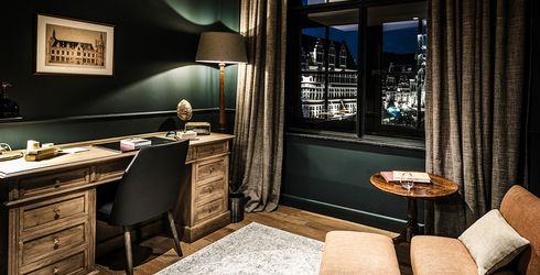 hotel room image