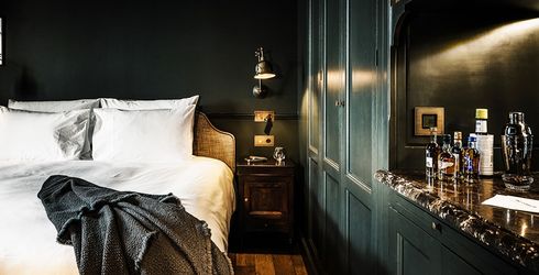 hotel room image