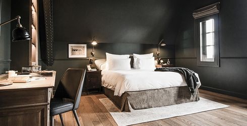 hotel room image