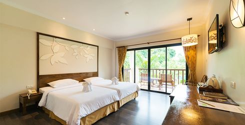 hotel room image