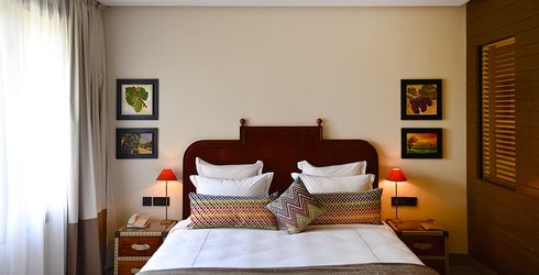 hotel room image