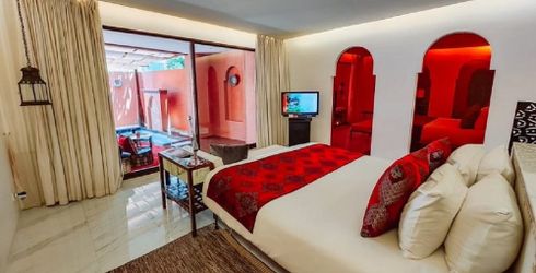 hotel room image