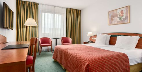 hotel room image