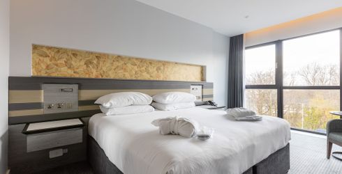 hotel room image