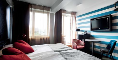 hotel room image