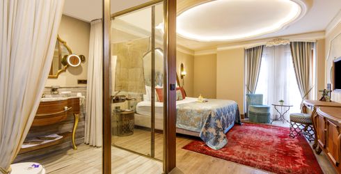 hotel room image