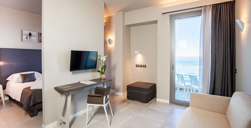hotel room image