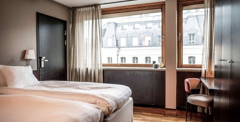 hotel room image