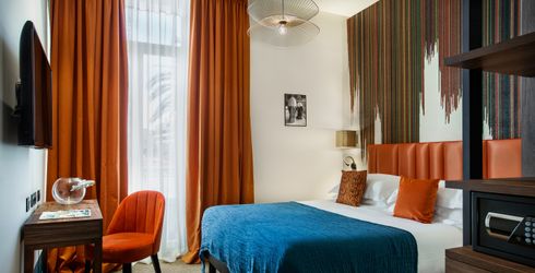 hotel room image