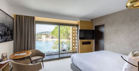 hotel room image