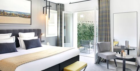 hotel room image