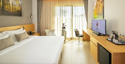 hotel room image
