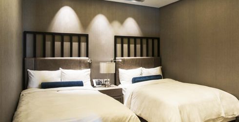 hotel room image